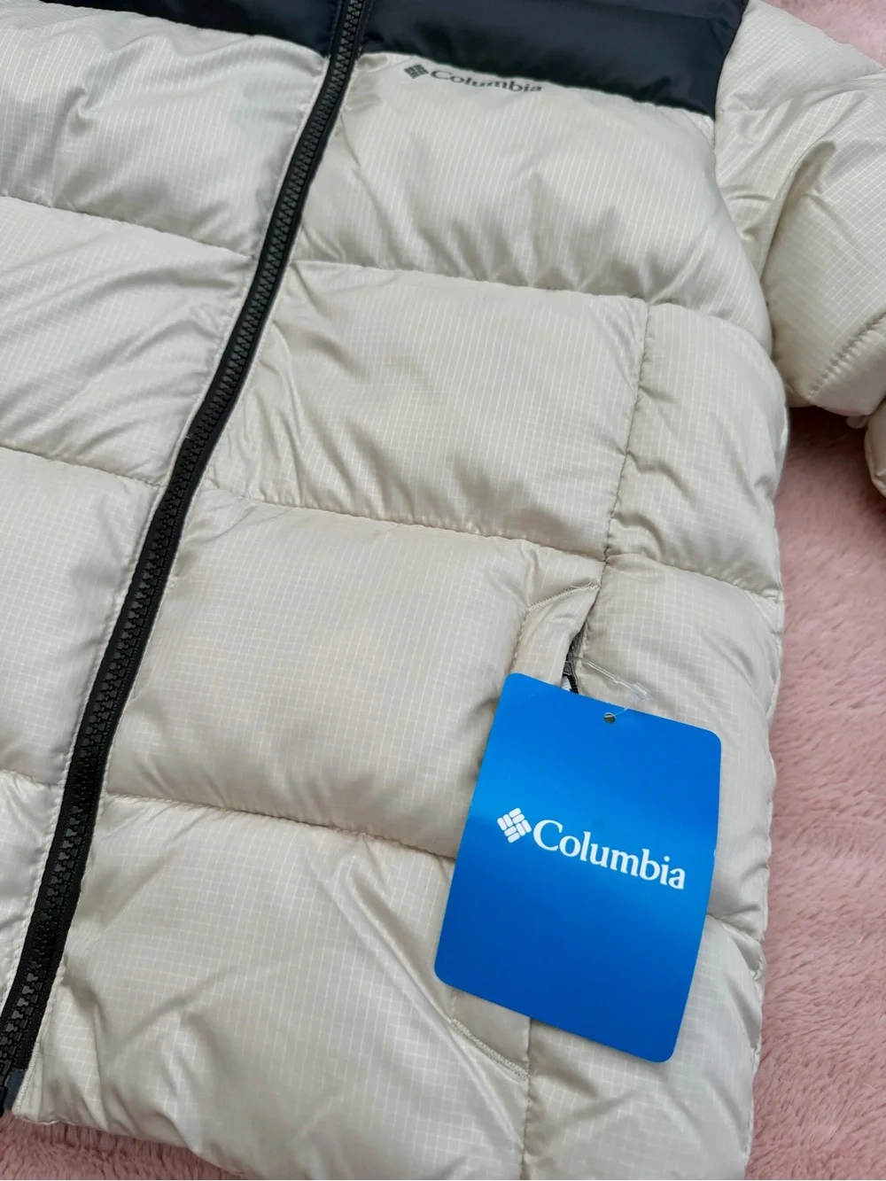New Columbia Cream and Black Hooded Kids Puffer Jacket (Size 6/7)